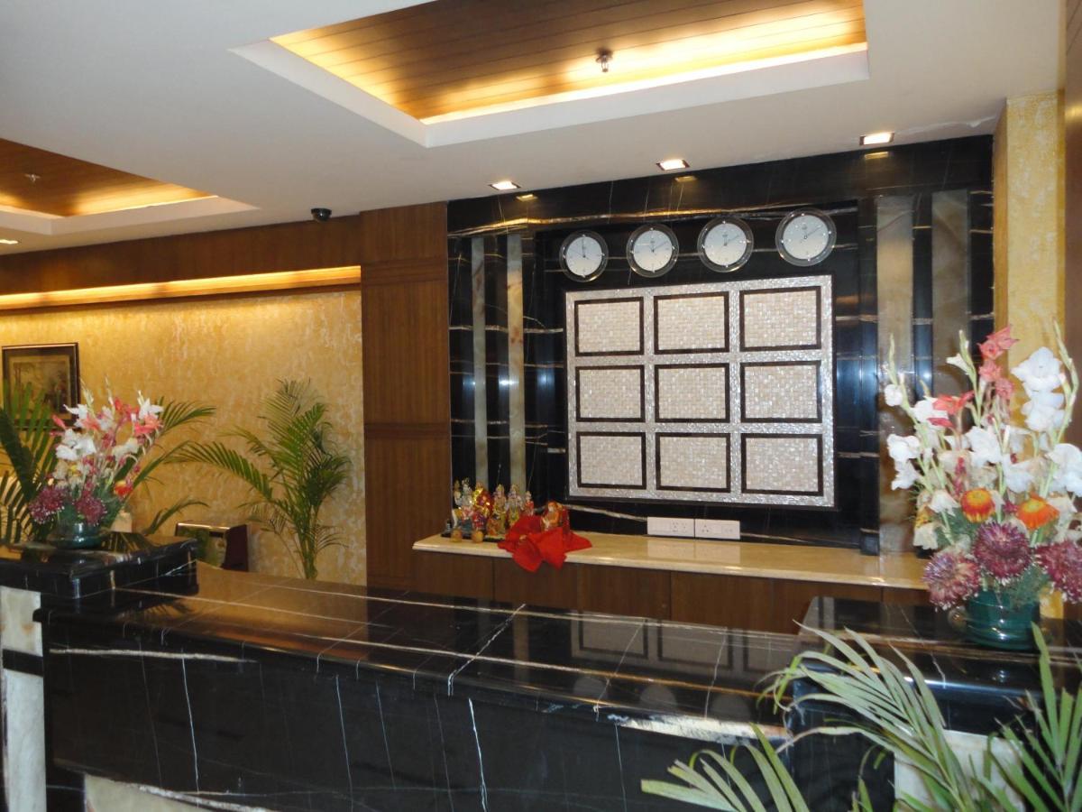 Divine Paradise Tavisha New Delhi Exteriör bild