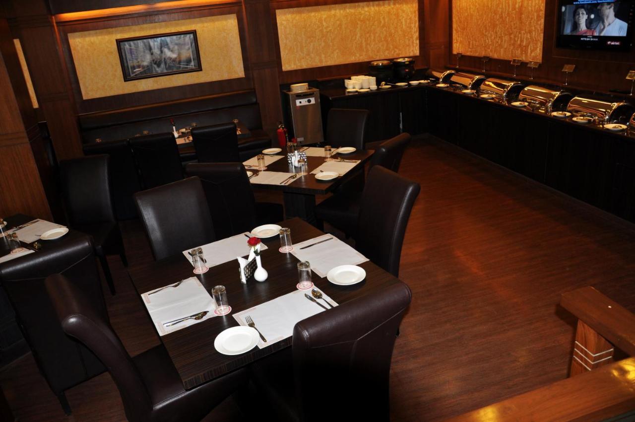Divine Paradise Tavisha New Delhi Exteriör bild