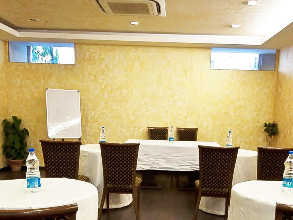 Divine Paradise Tavisha New Delhi Exteriör bild