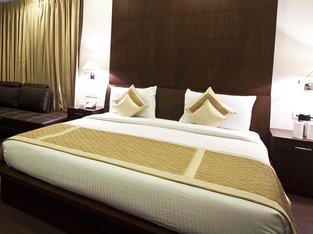 Divine Paradise Tavisha New Delhi Exteriör bild