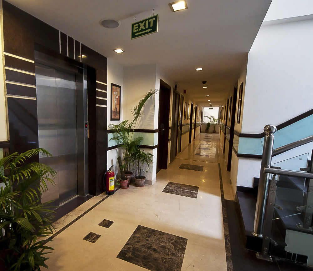 Divine Paradise Tavisha New Delhi Exteriör bild