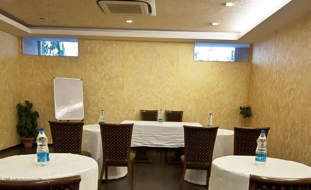 Divine Paradise Tavisha New Delhi Exteriör bild