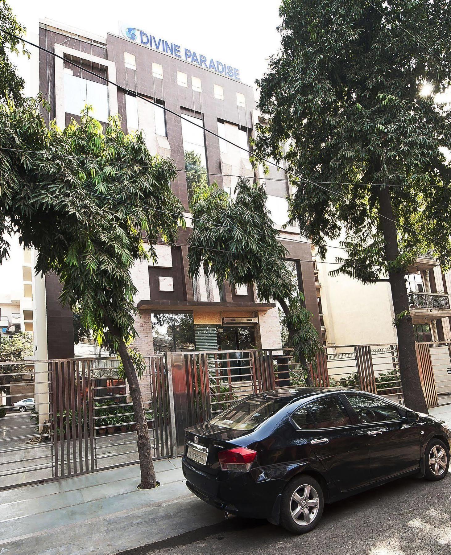 Divine Paradise Tavisha New Delhi Exteriör bild