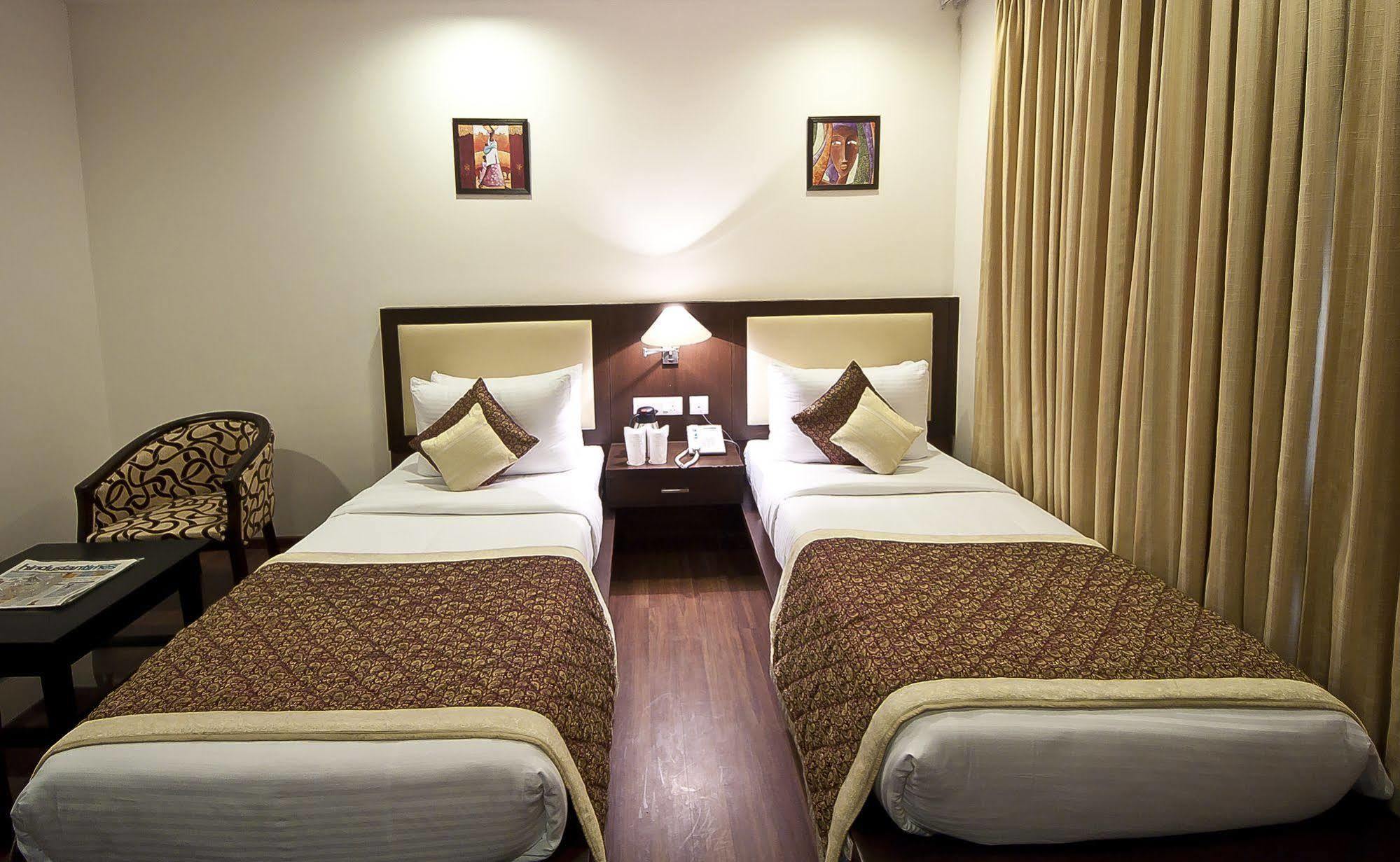 Divine Paradise Tavisha New Delhi Exteriör bild