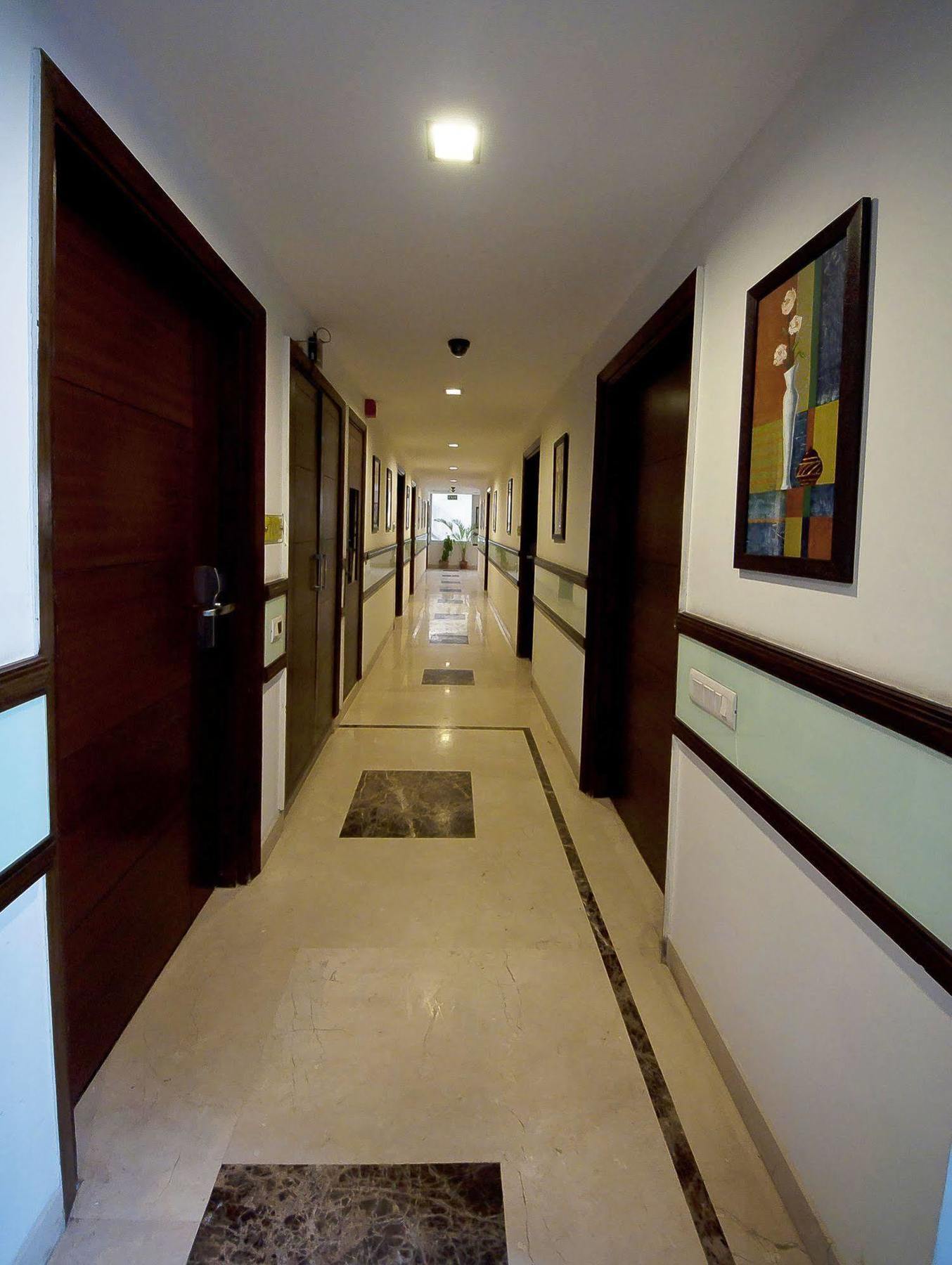 Divine Paradise Tavisha New Delhi Exteriör bild